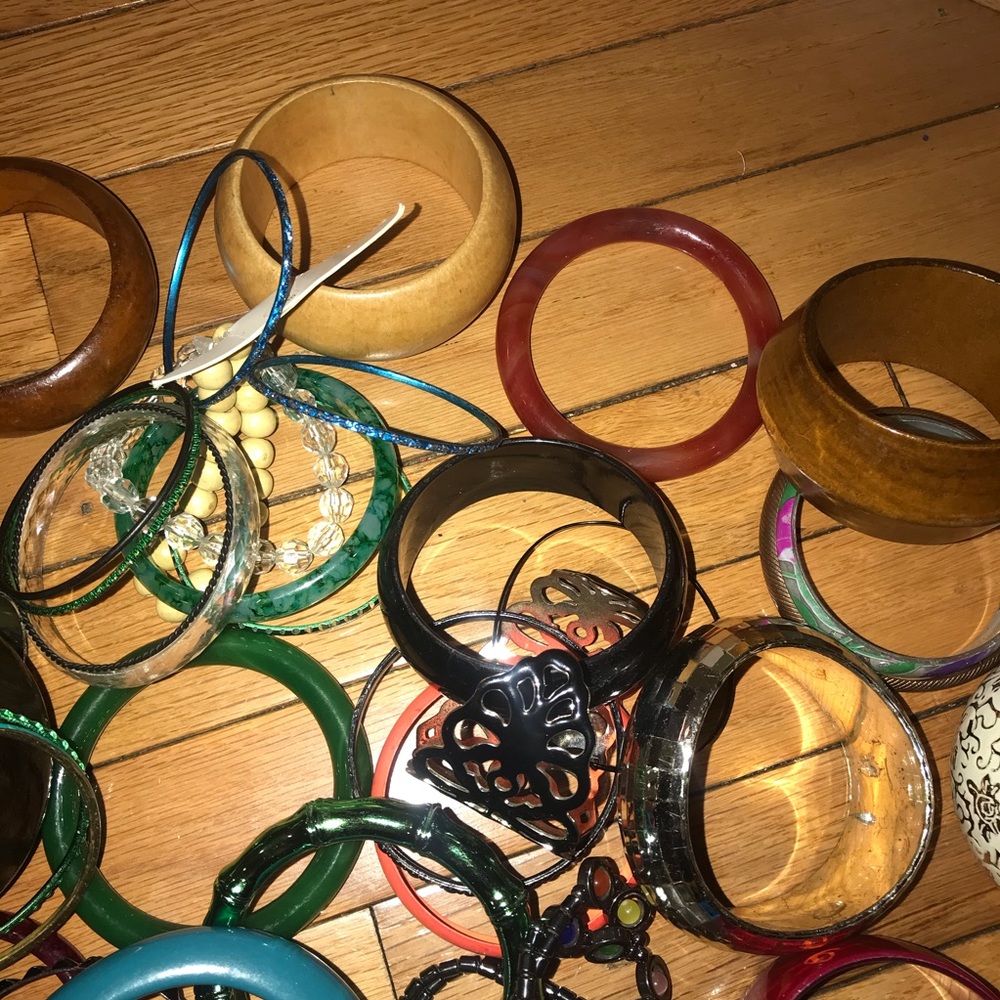 Bangles/Bracelet Multiple Colors (Plastic/Metal) - image 3